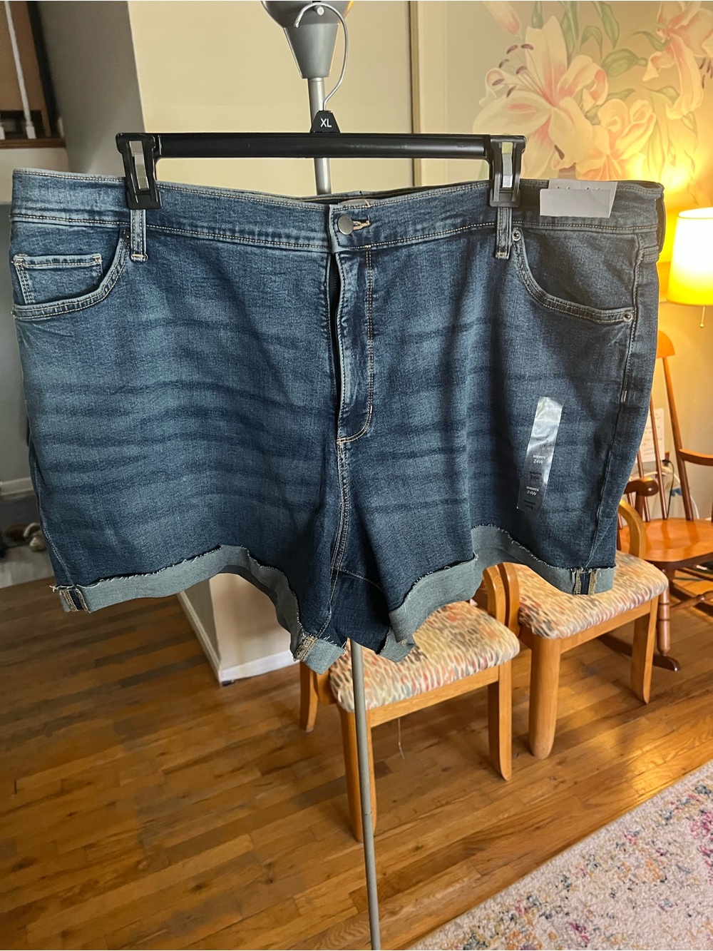 Plus Size Dark Blue Denim Cutoff Jean Shorts with Frayed Hem